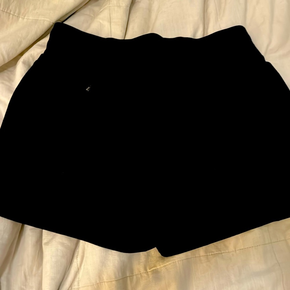 Brand new Athleta size 6 black Trekkie north shorts with tags